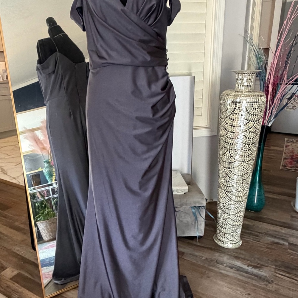 Oleg Cassini Slate Gray One-Shoulder Evening Gown - Picture 4 of 6